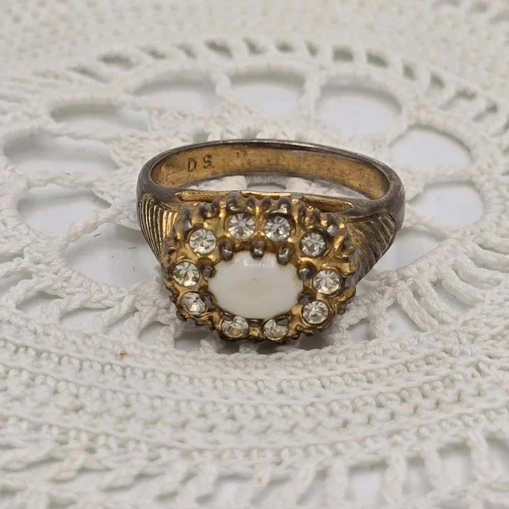 Vintage Cocktail Ring Gold Tone Faux Opal Clear Rhinestones Size 8.5
